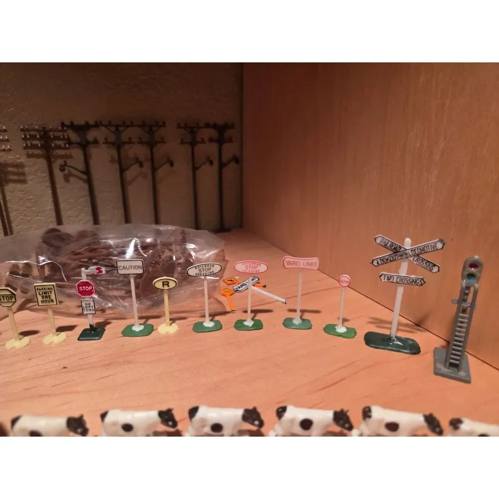 Life-Like Vintage HO Scale Railroad Scenery Landscaping Cars Animals Signs Set - Picture 11 of 12